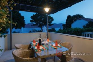 018 2052 02 Peljesac Villa with pool and a sea view for sale