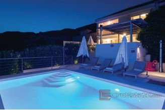 018 2052 02 Peljesac Villa with pool and a sea view for sale