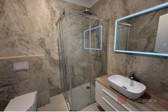 006 2043 145 Zadar Modern apartment with roof terrace for sale