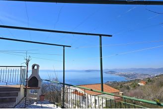 009 2029 99 near split renovated house with sea view for sale