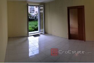 01 4144 30 Split apartment garden for sale