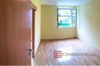 09 4144 30 Split apartment garden for sale