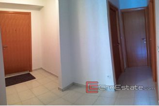 09 4144 30 Split apartment garden for sale