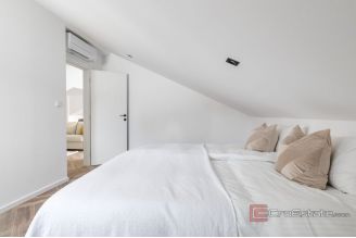 019 2022 445 trogir apartment house first row to the sea for sale