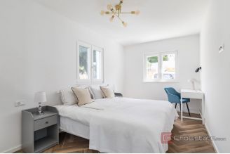 019 2022 445 trogir apartment house first row to the sea for sale