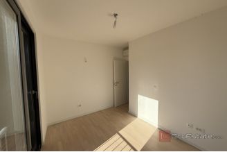 007 2043 146 Zadar Modern two bedroom apartment for sale