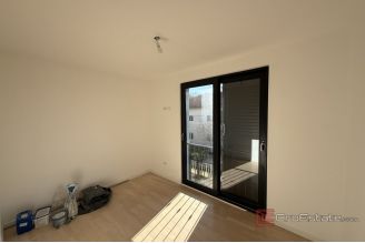 007 2043 146 Zadar Modern two bedroom apartment for sale