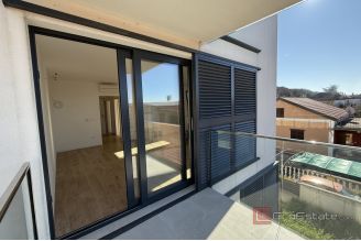 007 2043 146 Zadar Modern two bedroom apartment for sale