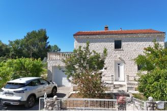014 2052 08 peljesac stone family house with two apartments for sale
