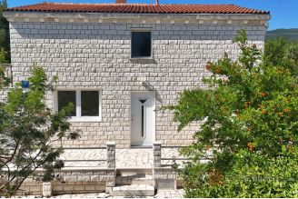 014 2052 08 peljesac stone family house with two apartments for sale