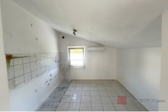 014 2052 08 peljesac stone family house with two apartments for sale