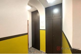 007 2051 07 split center two tourist units in the city center for sale