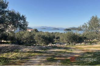 005 2052 11 Peljesac Building land with a sea view for sale