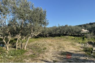 005 2052 11 Peljesac Building land with a sea view for sale