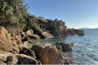 007 2052 12 Peljesac Old stone house in the first row to the sea for sale