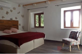 018 2052 14 Peljesac Stone house with panoramic sea view for sale