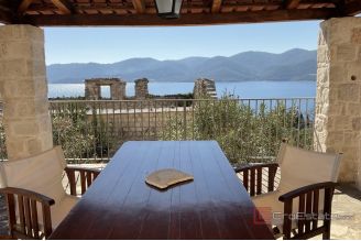 018 2052 14 Peljesac Stone house with panoramic sea view for sale