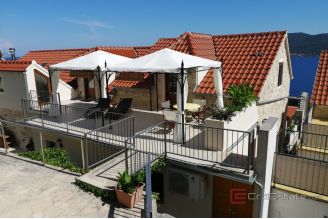 018 2052 14 Peljesac Stone house with panoramic sea view for sale