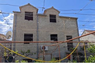 004 5347 30 island brac house near the sea for renovation for sale