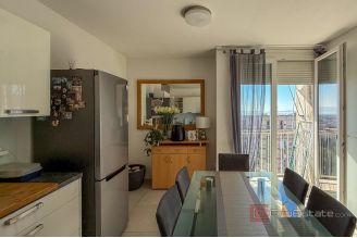 010 2046 72 Split Spinut Three bedroom apartment with a sea view for sale