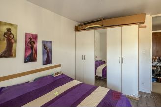 010 2046 72 Split Spinut Three bedroom apartment with a sea view for sale