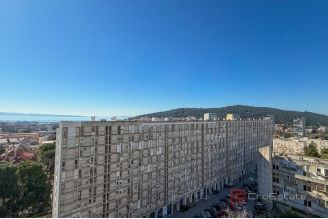 010 2046 72 Split Spinut Three bedroom apartment with a sea view for sale
