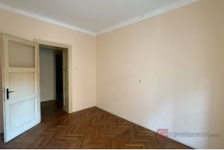 007 2046 73 Split Manus Spacious apartment near the city center for sale