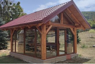 017 2052 15 Gospic House with large property sale