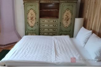 017 2052 15 Gospic House with large property sale