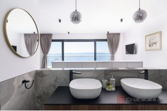 019 2035 217 Ciovo Luxury villa with panoramic sea view for sale