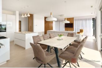 020 2046 71 Split area Modern villa with sea view for rent