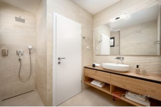 020 2046 71 Split area Modern villa with sea view for rent