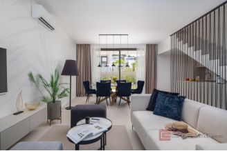 019 2046 74 Pasman Modern villa in the first row to the sea for sale