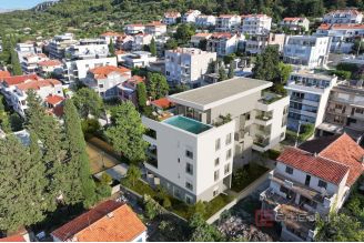 008 2035 218 Split Meje luxury four bedrooms apartment for sale