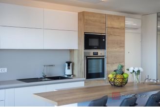 016 2030 91 Ciovo Penthouse with a sea view for sale