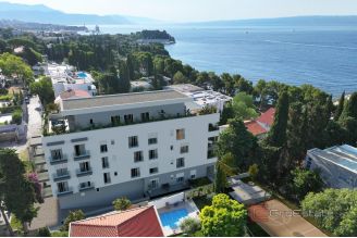 008 2035 220 Split Meje Modern four bedrooms apartment for sale