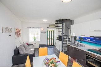 011 2052 17 Split area Stone house with a sea view for sale