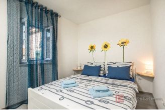 011 2052 17 Split area Stone house with a sea view for sale