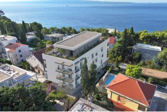 008 2035 221 Split Meje Luxury Three bedrooms apartment for sale