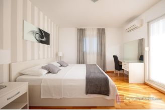 017 2052 19 Split area Spacious villa with a pool for sale