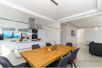 020 2022 446 omis modern villa with pool and sea view for sale