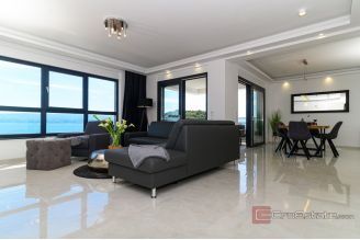 020 2022 446 omis modern villa with pool and sea view for sale