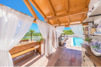 018 2022 443 near zadar attractive villa with tennis court and sea view for sale