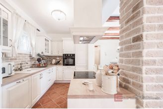 018 2022 443 near zadar attractive villa with tennis court and sea view for sale