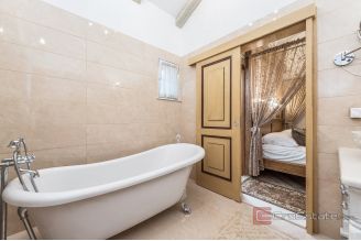 018 2022 443 near zadar attractive villa with tennis court and sea view for sale