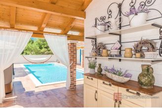 018 2022 443 near zadar attractive villa with tennis court and sea view for sale