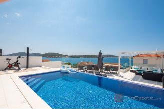 020 2022 447 rogoznica stunning villa with pool and sea view for sale