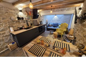 009 2016 645 Kastela Dalmatian house for sale