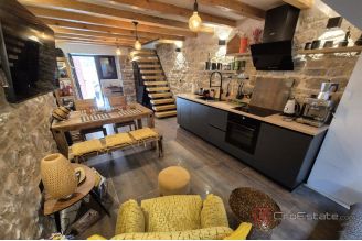 009 2016 645 Kastela Dalmatian house for sale