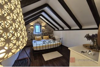 009 2016 645 Kastela Dalmatian house for sale